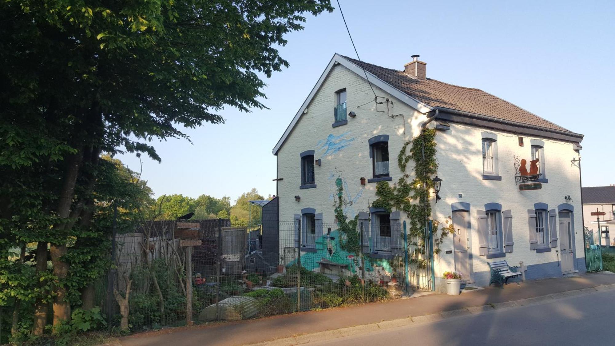 Apartamento Aux Deux Amis Stavelot Exterior foto